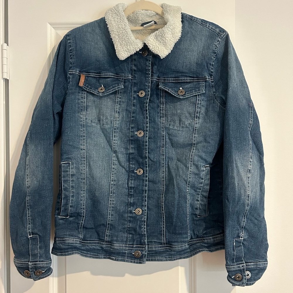 Women’s Cinch Sherpa Lined Denim Jacket